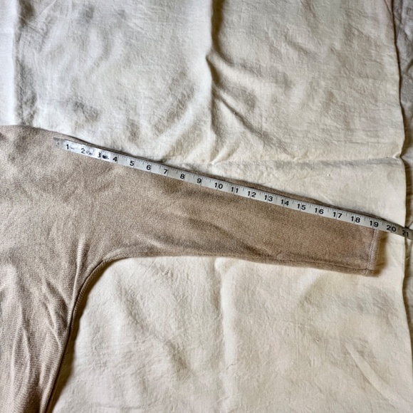 Michael Kors Tan Long Sleeve Long Sweater Boat Neck Side Zip Lightweight Small - Picture 9 of 10